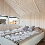 Nicolaus - 1-3km From The Sea By Interhome